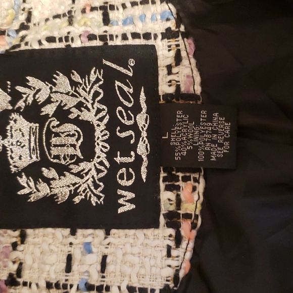 BIKER STYLE JACKET IN A CHANNEL LIKE PLAID fabric - Picture 8 of 9